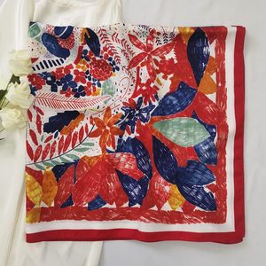 Foulard bandana de luxe en soie pour femme, carré, pour la tête, les cheveux ou le cou, toucher satiné doux, imprimé, de créateur - Product Image 1
