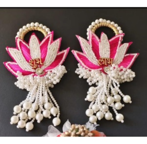 Magnifique Lotus Shubh Labh suspendu, fait main, orné de perles, décoration de luxe pour entrée, festival, cadeau - Product Image 1
