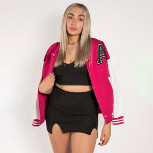 Chaqueta Varsity para Mujer, de Alta Calidad, Personalizada, Corta, Estilo Boxy, en Cuero Vacuno - Product Image 1