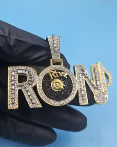 จี้เพชรโมอิสซาไนต์ VVS แบบกำหนดเอง ประดับเงินแท้ 925 จี้แบบสั่งทำพิเศษ ประดับเพชรเต็มตัวอักษรชื่อหรืออักษรย่อ เครื่องประดับฮิปฮอป - Product Image 1