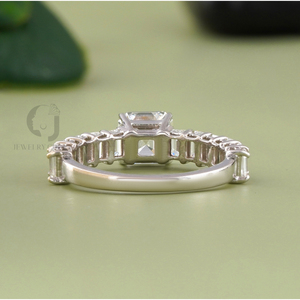 Anillo de Oro Blanco de 14K con Diamante Cultivado en Laboratorio de Corte Asscher de 1.50 CT para Mujer, de Rudakiya Brothers, con Banda de Corte Escalonado (Certificado VVS-VS DEF IGI) - Product Image 3