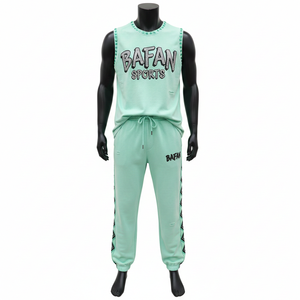 Conjunto deportivo premium de algodón y poliéster GSM, color verde menta, sin mangas, para hombre, con logo estampado en el panel lateral, 2 piezas. - Product Image 1