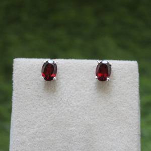 Boucles d'oreilles ovales délicates en grenat, argent sterling 925, faites à la main, bijoux élégants, pierre de naissance, cadeau pour femme - Product Image 2
