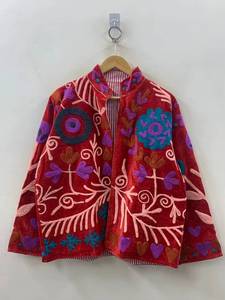 Chaqueta Bomber de Terciopelo para Mujer con Bordado Floral Hecho a Mano, Precio al por Mayor, Ropa de Otoño e Invierno, OEM - Product Image 1