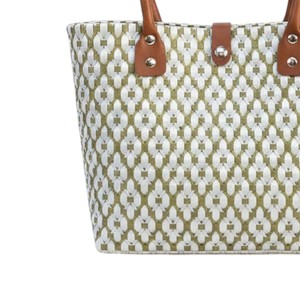 Sac à main en plastique tressé vert mousse et blanc fait main, avec une élégante bandoulière en cuir marron, sac fourre-tout décontracté - Product Image 3