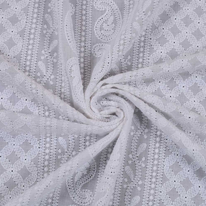 Tela de bordado Schiffli, tela de algodón para bordar, tela de encaje para fabricantes de prendas de vestir, marcas de moda boutique, exportación premium. - Product Image 2