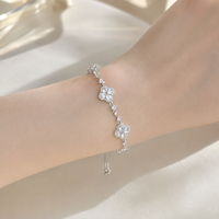 Bracelet à breloques trèfle à quatre feuilles en alliage, style punk, bijoux de fête pour femme, souvenir de boutique, cadeau personnalisé