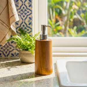 Distributeur de savon rond en bois fait main, design tendance et très vendu, facile à nettoyer, accessoire de salle de bain par UO INDIA - Product Image 3