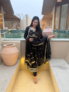 Ensemble Anarkali en soie brodée noire avec dupatta, tenue traditionnelle ethnique pour femmes, longueur au sol, coupe ample, Inde, Pakistan - Product Image 4