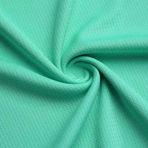 Maillot de basket-ball haute performance en tissu polyester doux, conçu pour les mouvements rapides et les longues séances d'entraînement - Product Image 6