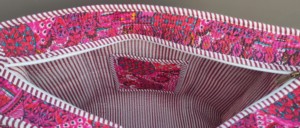 Sac fourre-tout matelassé en coton vintage style bohème patchwork avec deux poignées et fermeture éclair, idéal pour la plage, le quotidien, les voyages et le shopping pour femme, style Kantha. - Product Image 5