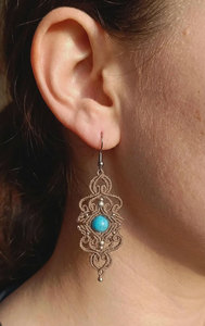 Pendientes de Macramé Hechos a Mano con Turquesa, Joyería Boho con Piedras Preciosas, Regalo para Mujer - Product Image 3