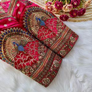 Chemisier ethnique de mariée de qualité supérieure: soie italienne lourde, broderie de codage, travail de fil et beaux Latkans. - Product Image 5