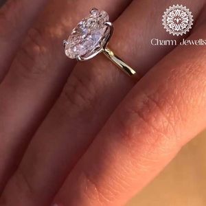 Bague de fiançailles et d'éternité classique Charm_Jewells pour femme, en argent plaqué or rose 18 carats, avec moissanite taille coussin et sertissage à griffes - Product Image 2