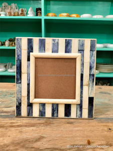 Cadre photo vintage intemporel en os incrusté d'agate, fabriqué par Tayyab Handicraft - Product Image 4