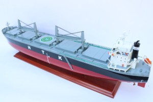 HTK GALAXY-โมเดลเรือไม้เนื้อแข็งทำมือ ทาสีอย่างประณีต เรือบรรทุกสินค้าเชิงพาณิชย์สุดหรู ธีมการเดินเรือ ตั้งโชว์ได้ในบ้าน - Product Image 2