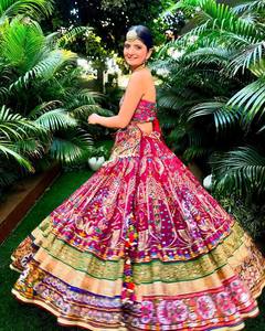 Ensemble Lehenga Choli en coton mousseline, imprimé numérique, travail de miroir, bordure en dentelle, dupatta, longueur au sol, pour fêtes et mariages - Product Image 4