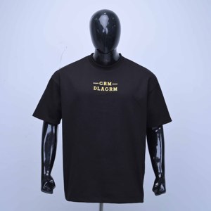 T-shirt pour homme de qualité supérieure avec logo personnalisé, fabrication noire avec broderie avant et arrière, manches courtes et col rond. - Product Image 1