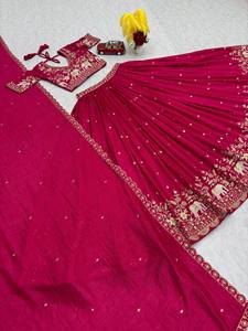 VISHNU K DESIGNS LAHENGA CHOLI DUPATTA de seda Vichitra con bordado de hilo y lentejuelas, estilo vintage, corte regular, largo hasta el suelo, color liso. - Product Image 5