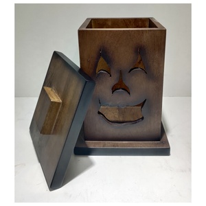 Venta al por mayor a precio de fábrica Halloween decorativo antiguo Vintage caja de lujo vela linternas tapa tallada a mano grabado en madera - Product Image 3