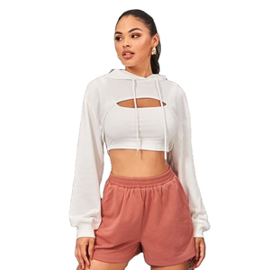 Conjunto Deportivo para Mujer de Primera Calidad con Logotipo Personalizado, Sudadera sin Mangas, Pantalones Cortos Ajustados, Color Negro Sólido, 100% Algodón Felpa, Estilo Hip Hop - Product Image 1
