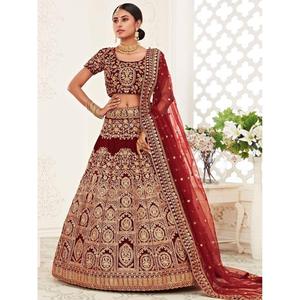 Impressionnant vêtement de mariée en velours brodé rouge Lehenga Choli - Product Image 6