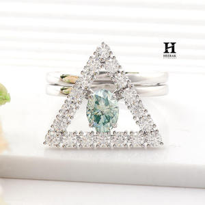 แหวนเพชรทรงหัวใจหรูหรา แหวนแต่งงานทองคำขาว 14K ประดับเพชรแล็บเกรดพรีเมียม แหวนครบรอบแต่งงานระยิบระยับ ผลิตจากเพชรแล็บ - Product Image 5