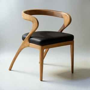 Silla de Comedor Moderna de Madera de Teca Sólida de Alta Gama con Asiento de Cuero Genuino para Restaurantes, Hoteles y Apartamentos de Lujo - Product Image 1