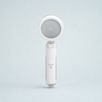 Pommeau de douche moderne filtrant les vitamines SinSu LED pour salles de bain à eau dure et à chlore