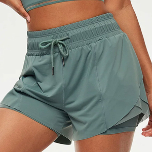 Shorts de yoga deux pièces pour femmes, style sport, taille haute, sans couture, effet froncé aux fesses, respirant, tissu élastique, logo personnalisable - Product Image 1