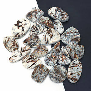 อัสโทฟิลไลต์ธรรมชาติ ดรูซี่ พลอยเม็ดเดี่ยว แฮนด์เมด คาโบชอง คริสตัลบำบัด สีขาวเปลี่ยนเป็นสีทอง คุณภาพสูง ขายส่ง - Product Image 3