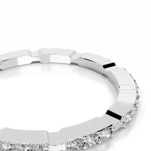 Bague de mariage Velmora avec diamant de laboratoire rond certifié IGI - Product Image 2