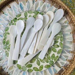 Cuillère artisanale en nacre de Vietnam de qualité supérieure, fabriquée à partir de coquille de nacre, pour servir du caviar, du sel, des desserts, de la crème glacée et du café. - Product Image 6