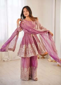 Vestido Tradicional de Seda Color Verde Azulado para Mujer con Detalles Bordados y Dupatta para Boda, Estilo India Pakistán - Product Image 5