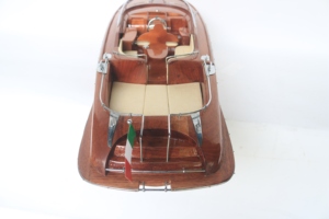 สินค้าขายดี - รุ่นเรือเร็วอิตาลี RIVA RAMA 44 ตกแต่งด้วยไม้ธรรมชาติ - Product Image 5