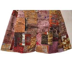 Veste d'hiver réversible en patchwork fait main, matelassée, écologique, respirante, en soie, pour femme, élégante, pour les soirées, style bomber, ethnique, bohème - Product Image 5