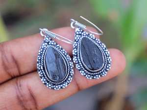Pendientes de Plata de Ley con Turmalina Negra Natural, Chapados en Oro, Hechos a Mano para Mujer, para Fiestas y Eventos - Product Image 6