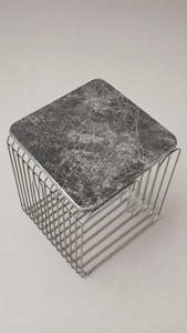 Mesa de Centro Moderna con Tapa de Mármol y Estructura Metálica de Alambre Morado con Diseño de Almacenamiento, Muebles para Sala de Estar - Product Image 4