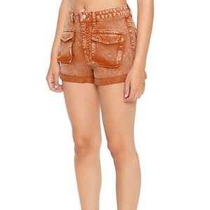 Shorts en jean taille haute pour femme, couleur corail unie, cinq poches, fermeture boutonnée, style décontracté, finition délavée au sable - Product Image 4