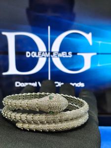 Bracelet manchette serpent en or 14 carats certifié, serti de diamants et d'émeraudes, de luxe, tendance, cadeau de fiançailles - Product Image 4