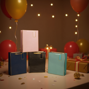 Borsa regalo Ilan taglia M con stampa dorata per feste e occasioni festive - Product Image 3