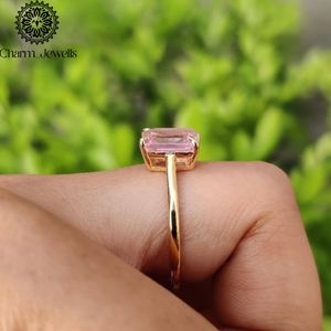 Bague de fiançailles Charm_Jewells pour femme en argent plaqué or rose avec moissanite taille coussin, sertie à griffes, style romantique, certifiée IGI - Product Image 2