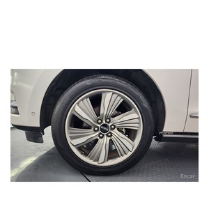 Lincoln Navigator 3.5L con Caja de Cambios Automática, Asientos de Cuero, Cámara Trasera - Modelo de Diciembre de 2021, 96,011 km - Product Image 5