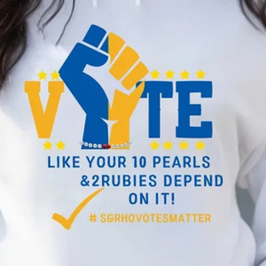 Sudadera con Capucha Personalizada VOTE Blanca para Mujer, Sudadera con Capucha Estampada con Gráficos de la Hermandad Griega Sigma Gamma Rho, Sudadera Informal a la Moda - Product Image 6
