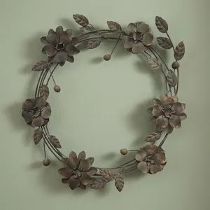 Corona Floral Rústica de Metal, Flores de Hierro Envejecido Marrón Vintage, Decoración Festiva Elegante y Minimalista para Puerta Principal de Otoño - Product Image 4