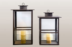 Farol de Metal Moderno para Velas con Acabado Negro Mate, Faroles de Metal para Decoración del Hogar y Jardín, Hechos a Mano - Product Image 4