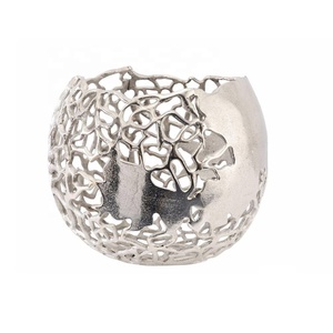 แจกันดอกไม้อลูมิเนียมหล่อรูปทรงนามธรรมทันสมัยกระจกเปิดด้านบนขัดเงาสำหรับตกแต่งห้องรับแขกห้องรับประทานอาหารโลหะหรูหรา - Product Image 3