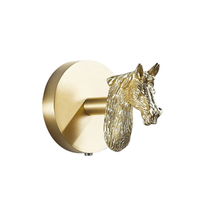 Porte-manteau mural en laiton artisanal moderne et durable pour suspendre les vêtements et accessoires à la maison avec une fonction de rangement élégante - Product Image 6
