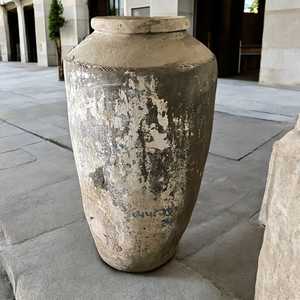 Maceta Grande de Terracota Hecha a Mano Estilo Rústico Antiguo de la India, Macetero de Barro para Combinar y Mezclar, 1 Contenedor para Decoración de Jardín u Hotel - Product Image 1