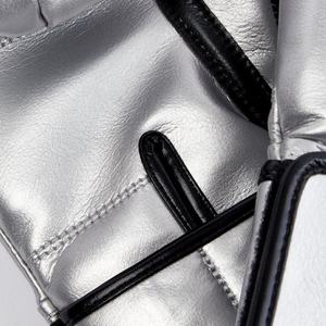Guantes de Boxeo Modelo OEM Silver Black Fly Strap, 100% Cuero Genuino, Guantes Profesionales Ligeros para Entrenamiento de Muay Thai - Product Image 5